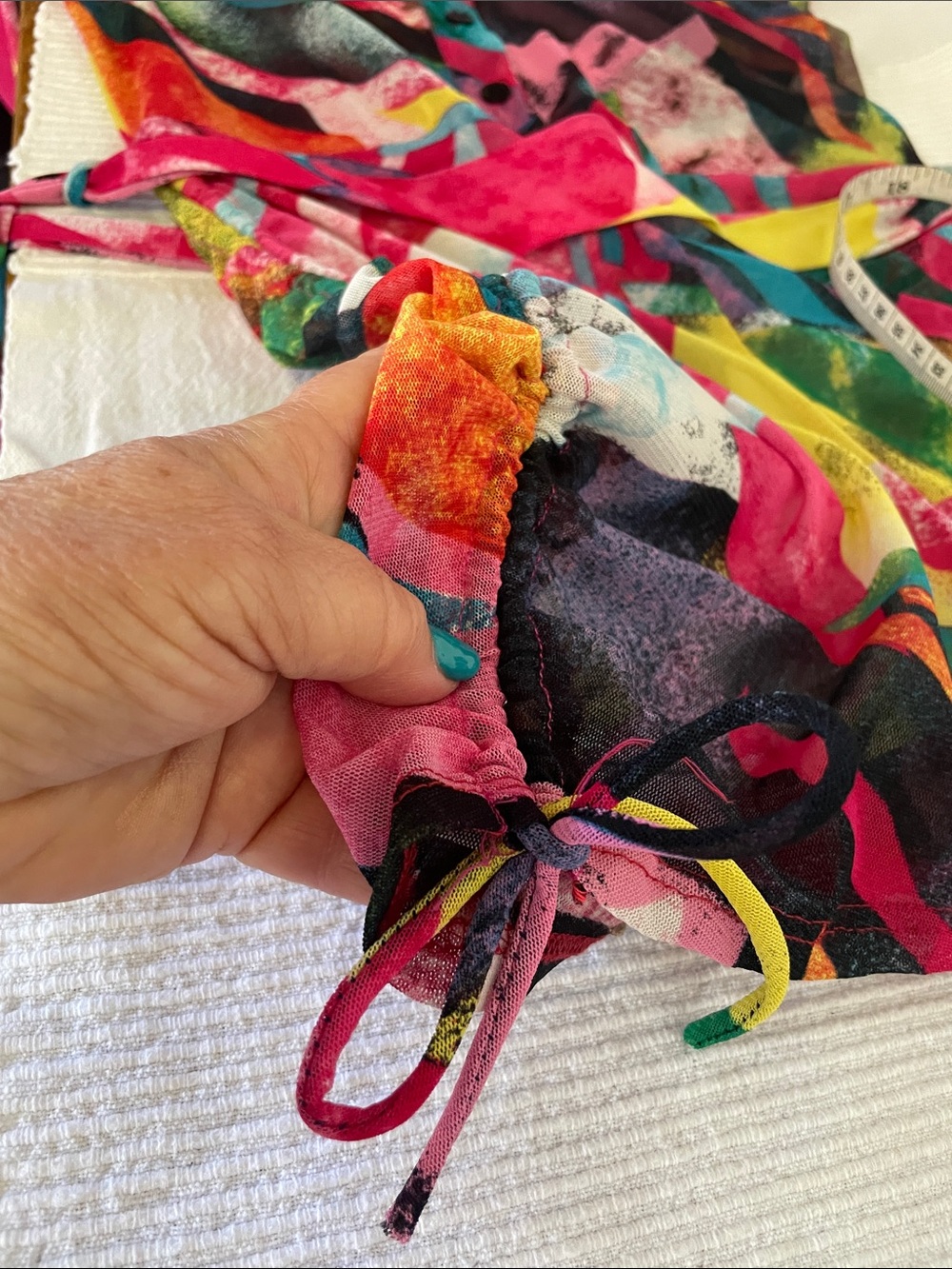 Shorts Romper in Vibrant Abstract Print - Picture 10 of 10